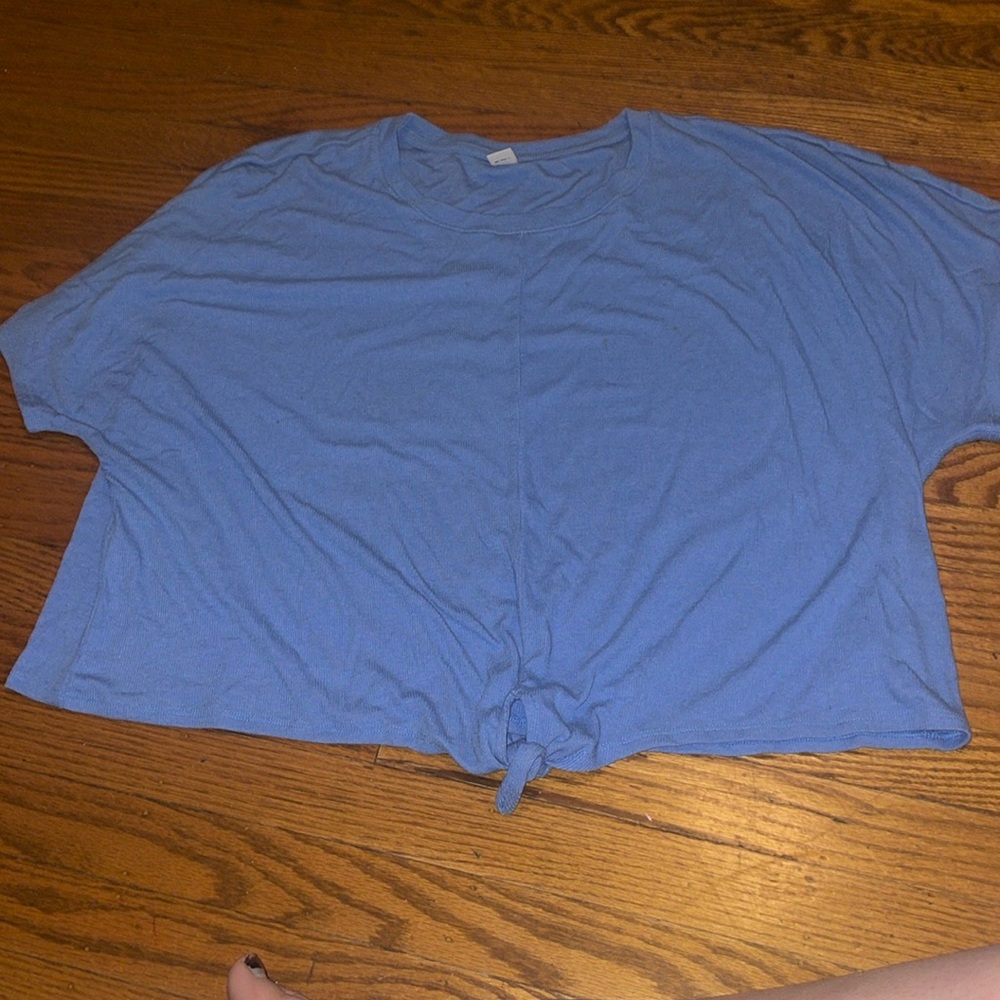 Light blue old navy tee